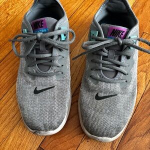 Nike Flex Tr 9 Gray and Black Cross Training Athletic Shoes